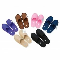 Hausschuhe - verschiedene Farben und Größen